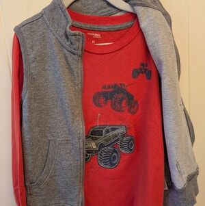 2 Pieces - Long Sleeve Red Shirt with Monster Trucks 🛻 And Gray Vest 🩶